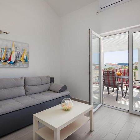 Vila Blanka Apartments Рогозниця Екстер'єр фото