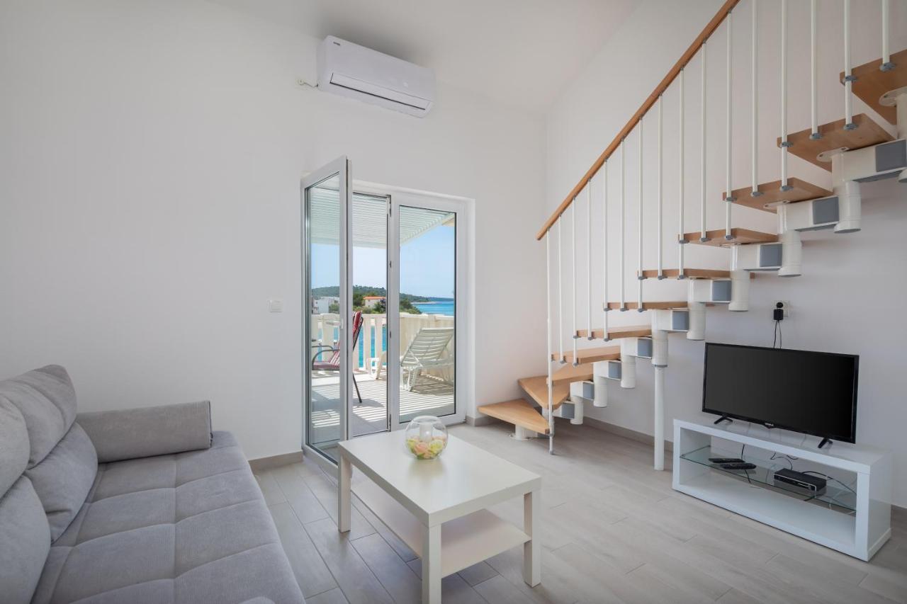 Vila Blanka Apartments Рогозниця Екстер'єр фото