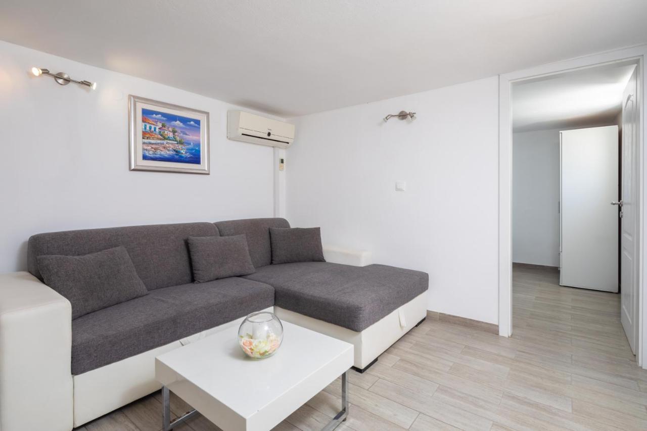 Vila Blanka Apartments Рогозниця Екстер'єр фото