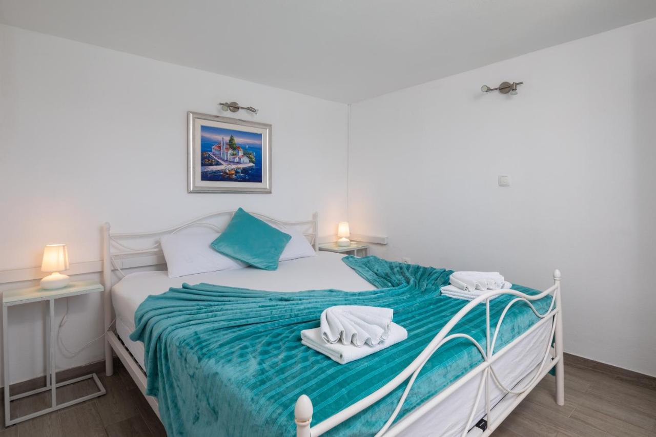 Vila Blanka Apartments Рогозниця Екстер'єр фото