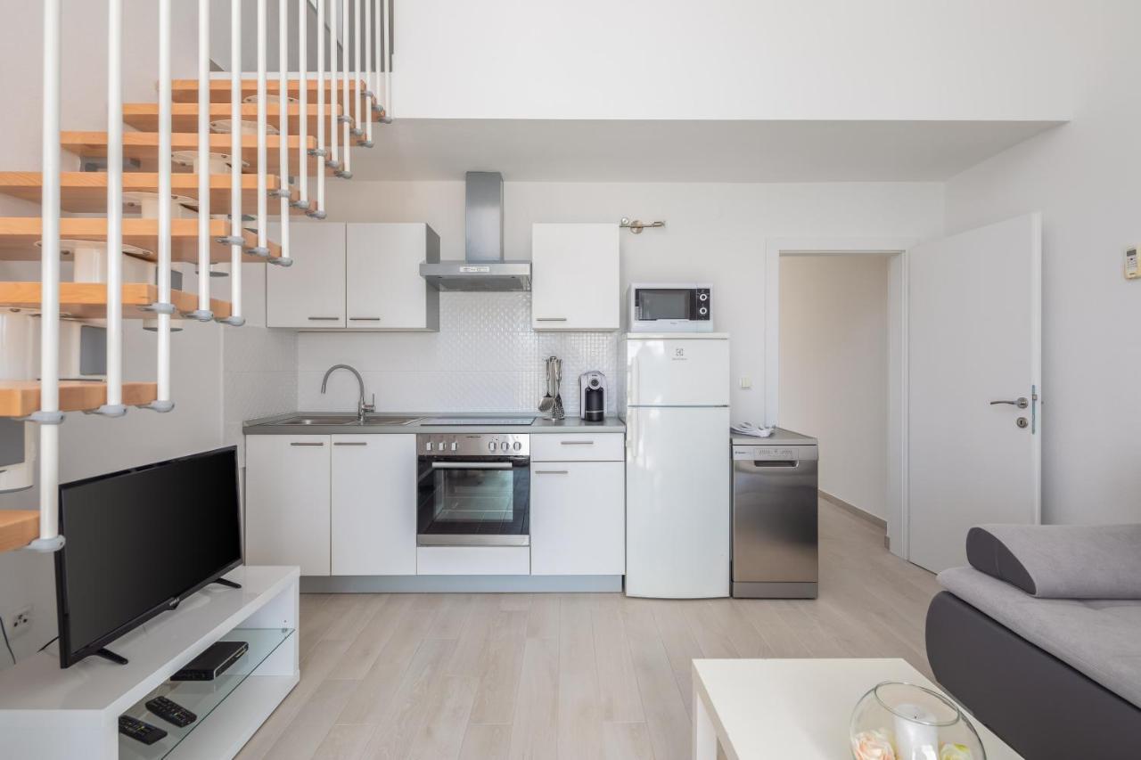 Vila Blanka Apartments Рогозниця Екстер'єр фото