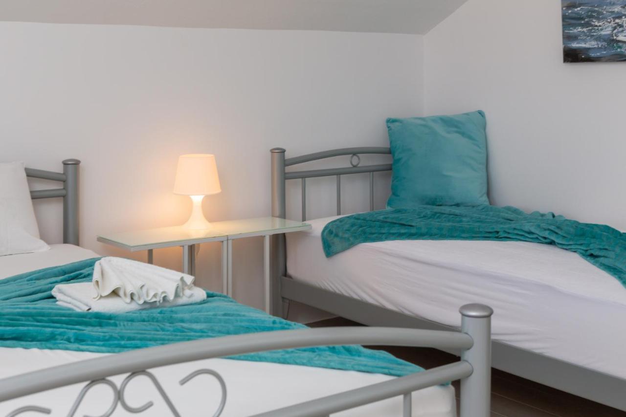 Vila Blanka Apartments Рогозниця Екстер'єр фото