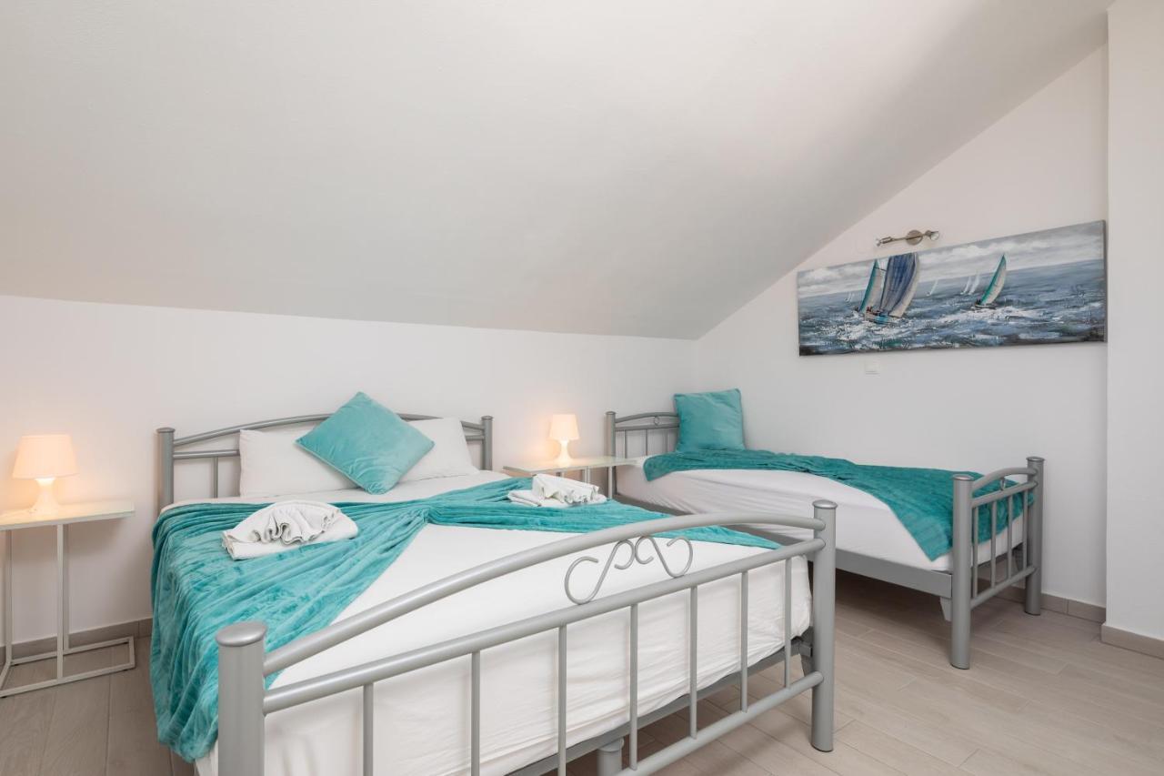 Vila Blanka Apartments Рогозниця Екстер'єр фото