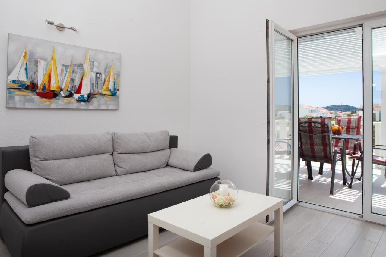 Vila Blanka Apartments Рогозниця Екстер'єр фото