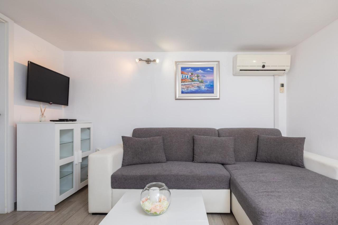 Vila Blanka Apartments Рогозниця Екстер'єр фото